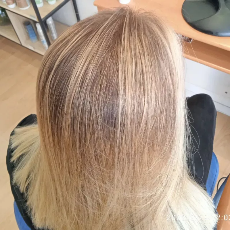 Coupe pour femme, Feurs, Bulle d'Hair