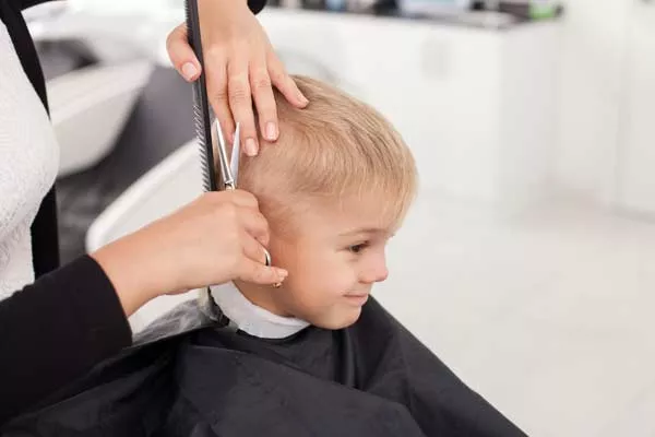Rattraper une frange d'un bébé de 3 ans blond, Feurs, Bulle d'Hair